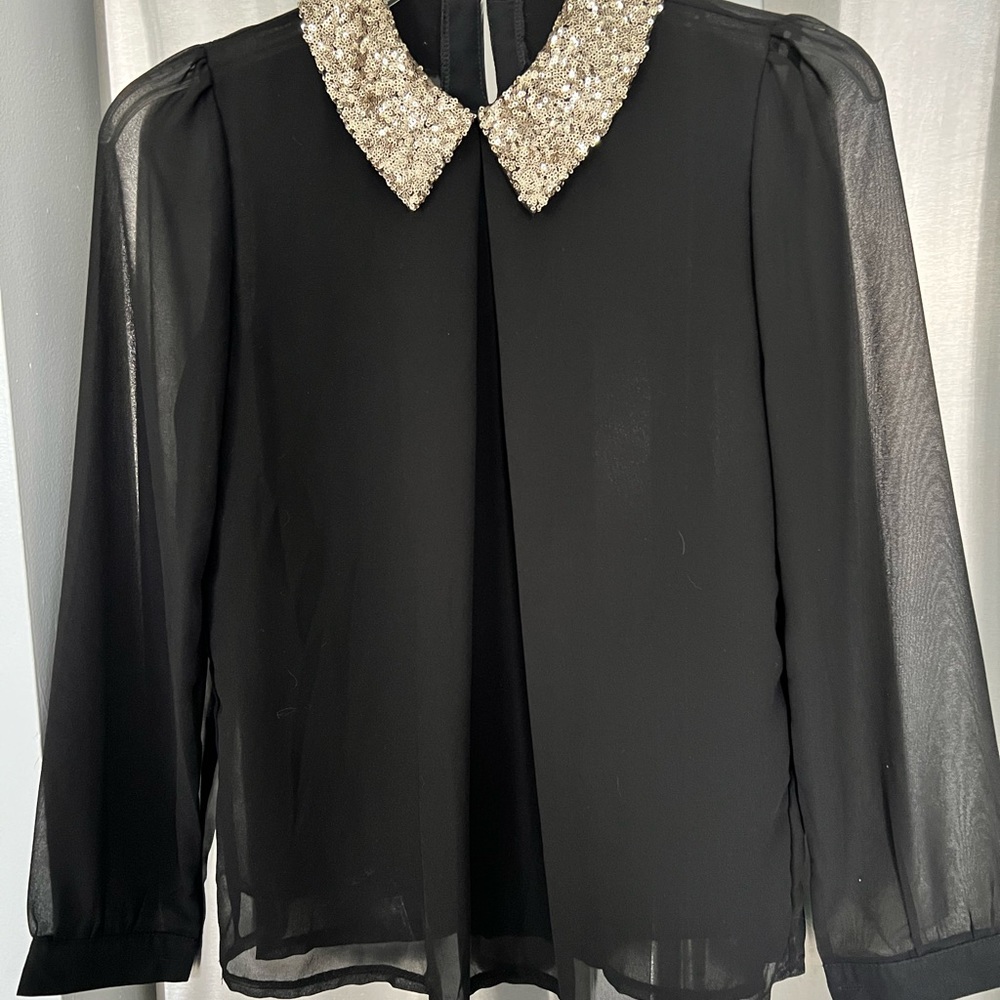 Perfect for New Year’s Eve! Forever21 sheer lined top, L, w/gold sequin collar.